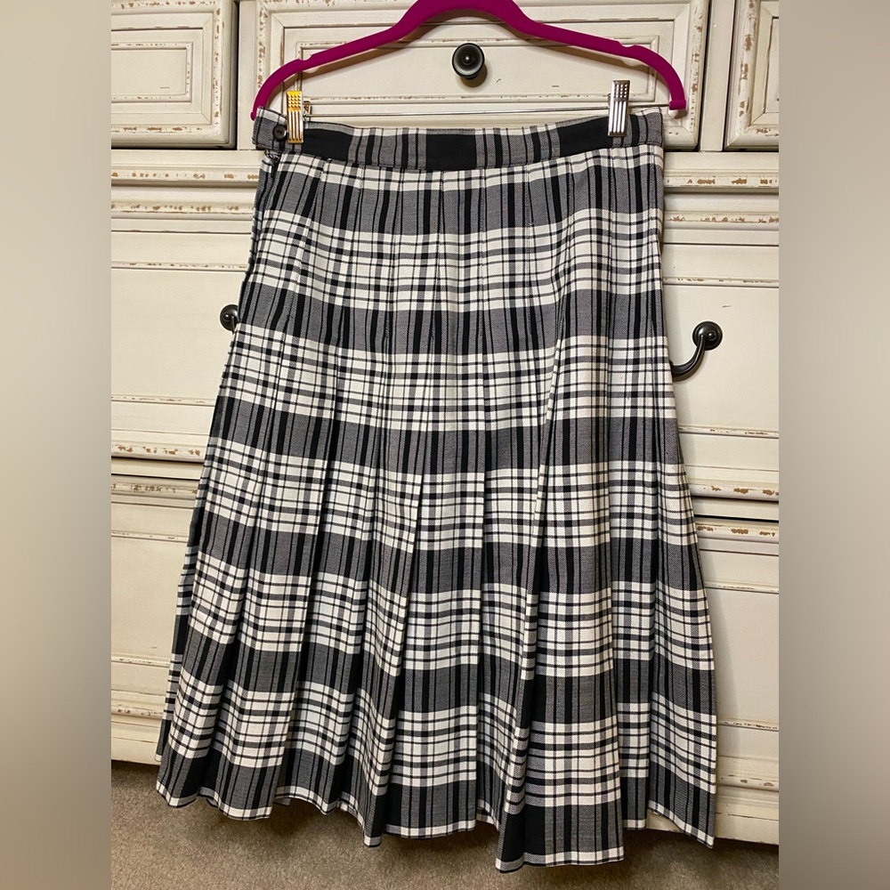 Principles vintage plaid midi black and white skirt (M/L)